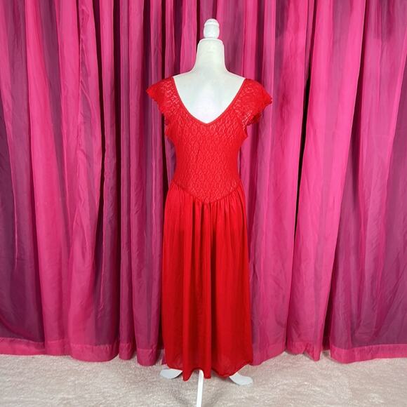 Vintage Cinema Etoile red lace and satin maxi slip, size large - Picture 2 of 10